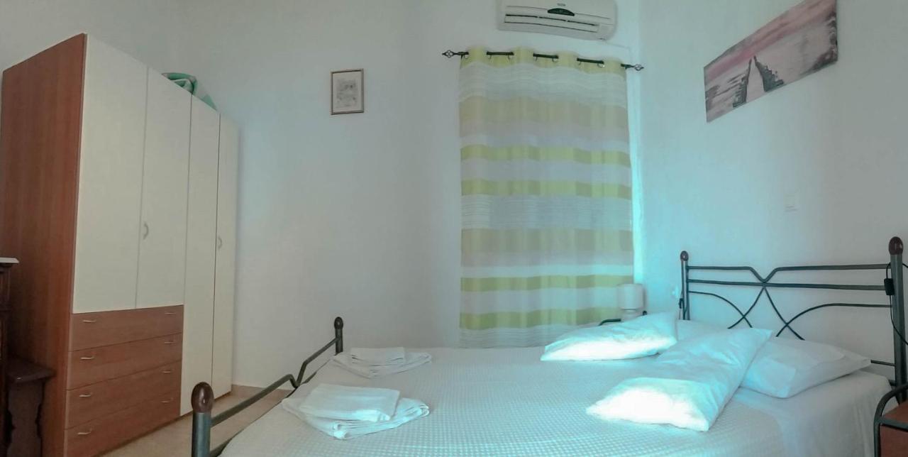 Villa Niovi Chalki Town Buitenkant foto